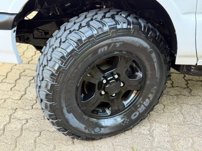 CHEVROLET - S10 - 2000/2000 - Branca - R$ 65.900,00