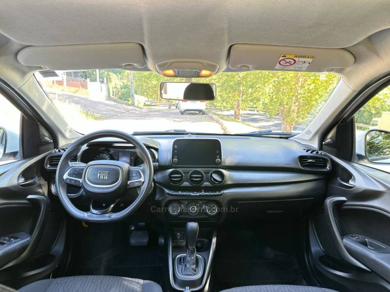 FIAT - CRONOS - 2022/2023 - Branca - R$ 87.900,00