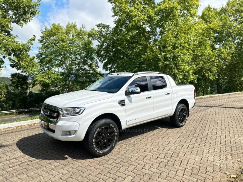 FORD - RANGER - 2016/2017 - Branca - R$ 142.900,00