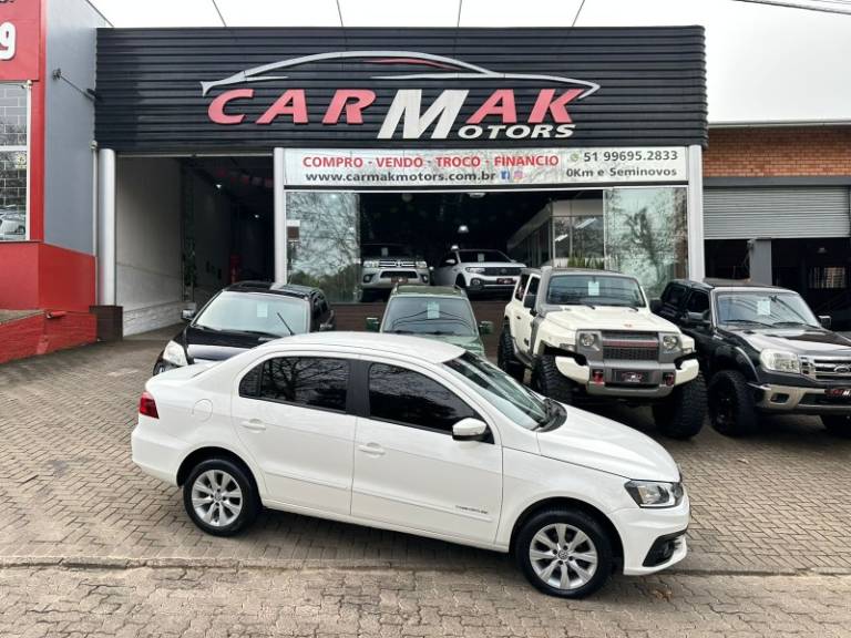 VOLKSWAGEN - VOYAGE - 2017/2018 - Branca - R$ 53.900,00