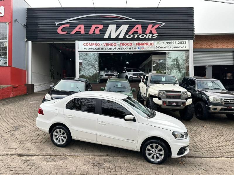 VOLKSWAGEN - VOYAGE - 2017/2018 - Branca - R$ 53.900,00
