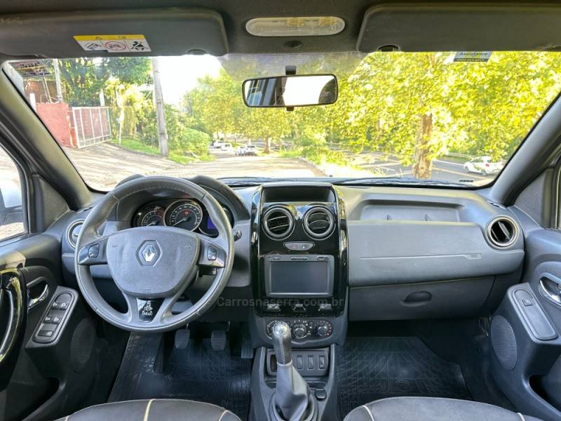 RENAULT - DUSTER - 2015/2016 - Prata - R$ 67.900,00