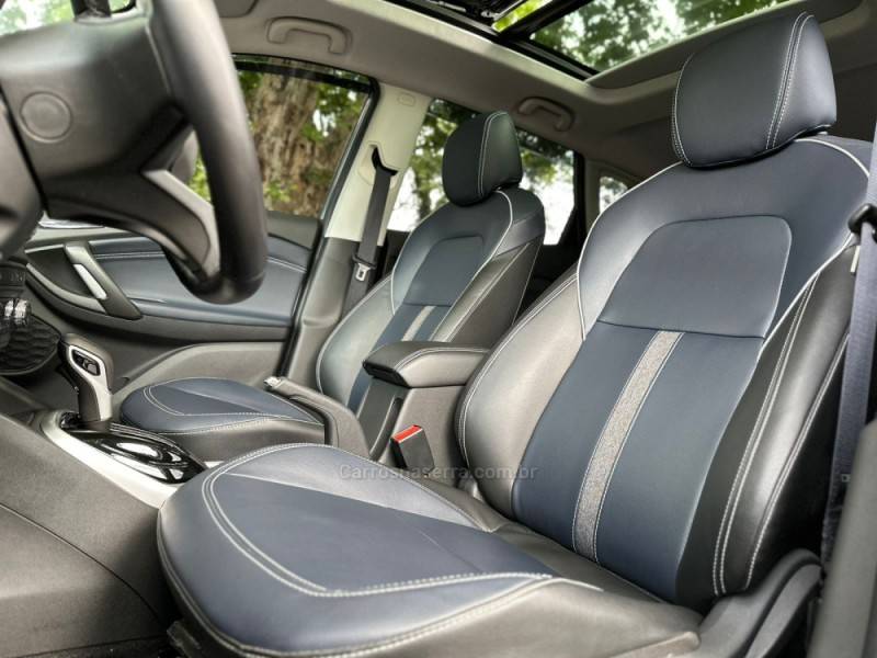 CHEVROLET - TRACKER - 2023/2024 - Prata - R$ 128.900,00