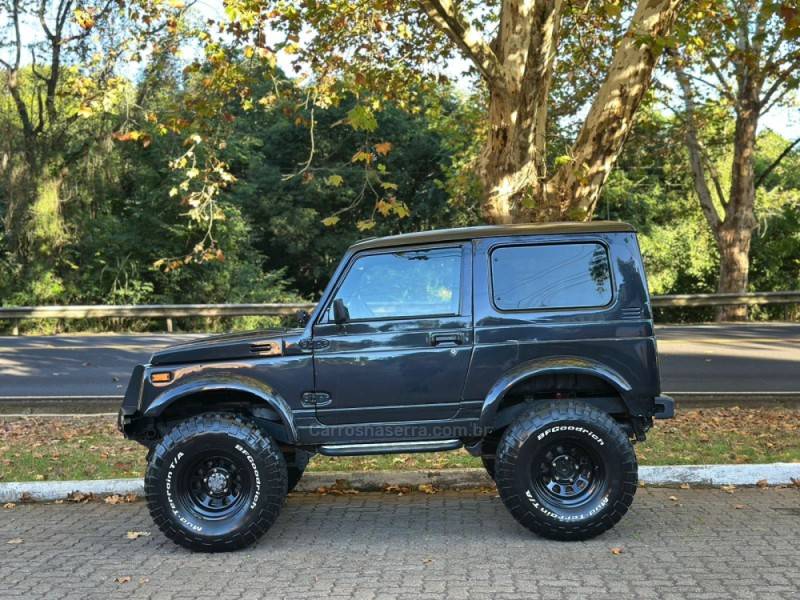 SUZUKI - SAMURAI - 1994/1995 - Cinza - R$ 48.900,00