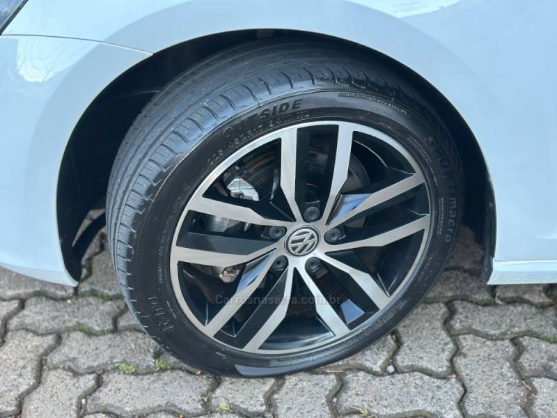 VOLKSWAGEN - GOLF - 2015/2015 - Branca - R$ 87.900,00