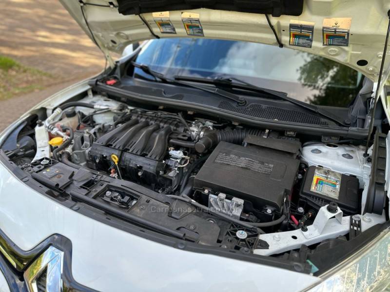 RENAULT - FLUENCE - 2015/2016 - Branca - R$ 72.900,00