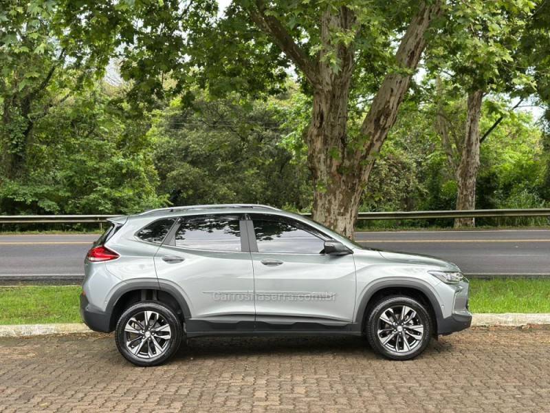 CHEVROLET - TRACKER - 2023/2024 - Prata - R$ 128.900,00