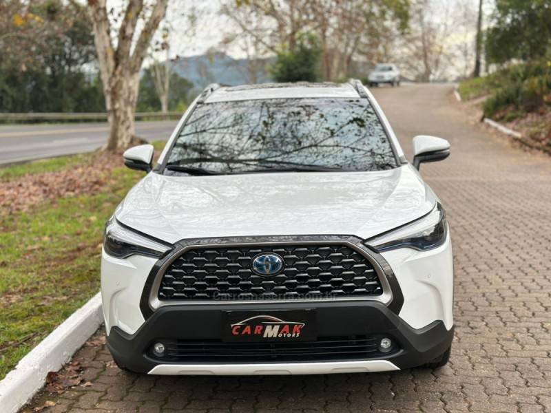 TOYOTA - COROLLA - 2021/2022 - Branca - R$ 146.900,00