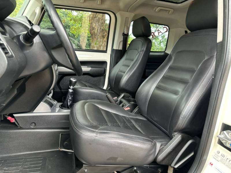 TROLLER - T4 - 2017/2018 - Branca - R$ 205.900,00