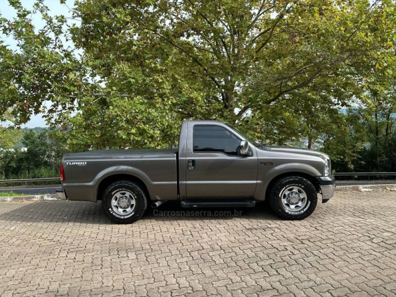 FORD - F-250 - 2001/2001 - Cinza - R$ 239.900,00