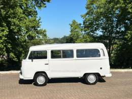 VOLKSWAGEN - KOMBI - 2013/2014 - Branca - R$ 67.900,00