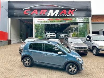 VOLKSWAGEN - UP - 2017/2018 - Azul - R$ 65.900,00