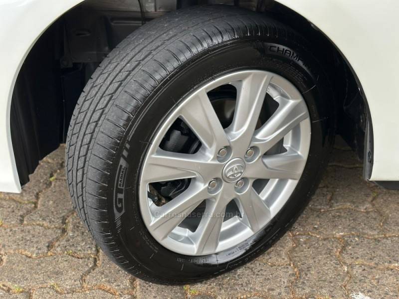 TOYOTA - ETIOS - 2019/2020 - Branca - R$ 72.900,00
