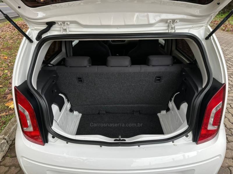 VOLKSWAGEN - UP - 2015/2016 - Branca - R$ 52.900,00