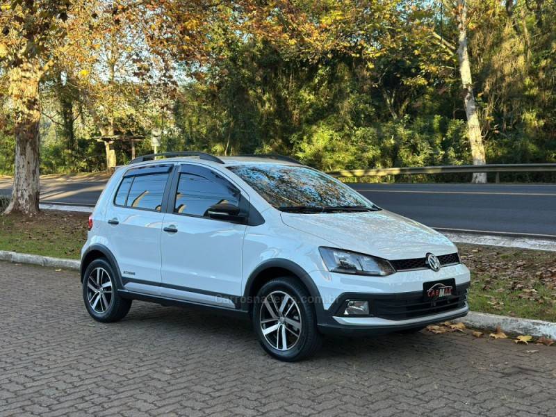 VOLKSWAGEN - FOX - 2021/2021 - Branca - R$ 69.900,00