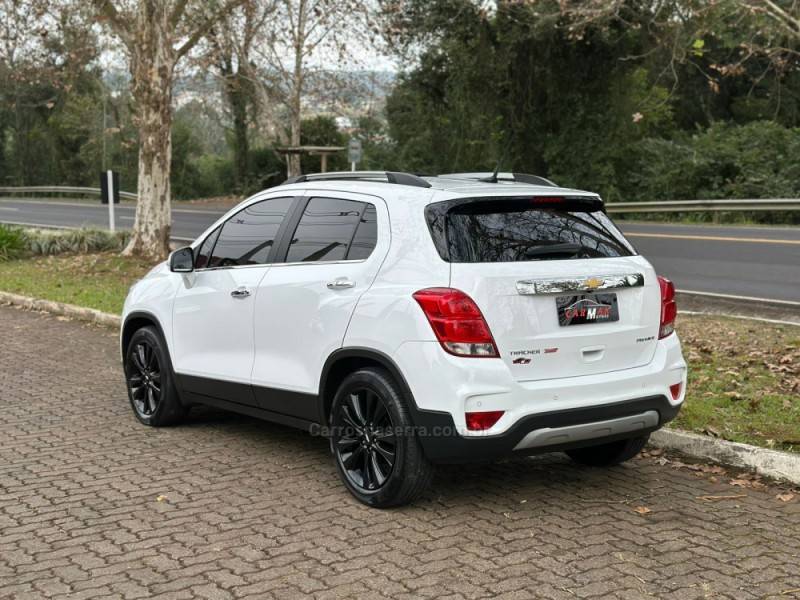 CHEVROLET - TRACKER - 2018/2019 - Branca - R$ 95.900,00