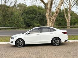CHEVROLET - ONIX - 2022/2023 - Branca - R$ 78.900,00