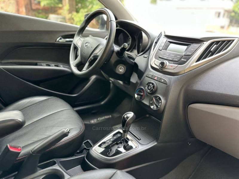 HYUNDAI - HB20X - 2014/2015 - Branca - R$ 62.900,00