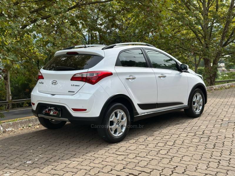 HYUNDAI - HB20X - 2014/2015 - Branca - R$ 62.900,00