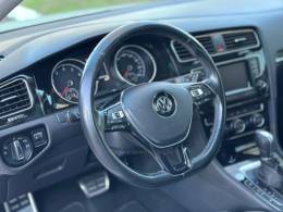 VOLKSWAGEN - GOLF - 2015/2015 - Branca - R$ 87.900,00