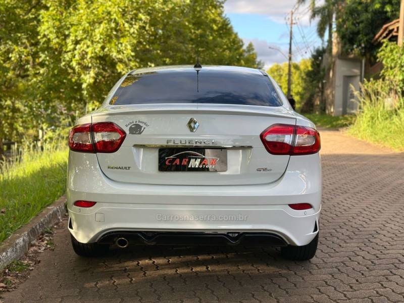 RENAULT - FLUENCE - 2015/2016 - Branca - R$ 72.900,00