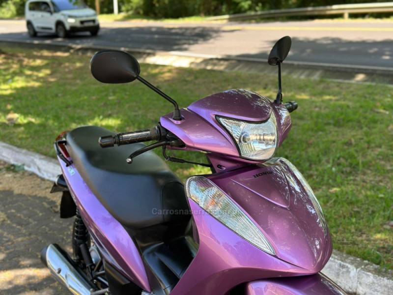 HONDA - BIZ 125 - 2012/2012 - Rosa - R$ 9.900,00