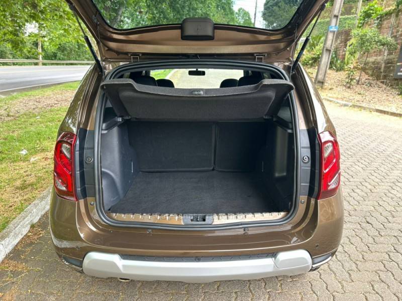 RENAULT - DUSTER - 2015/2016 - Marrom - R$ 66.900,00