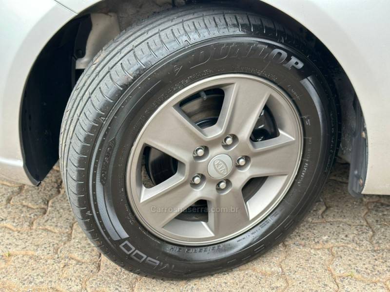 KIA MOTORS - CERATO - 2010/2011 - Prata - R$ 49.900,00