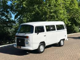 VOLKSWAGEN - KOMBI - 2013/2014 - Branca - R$ 67.900,00