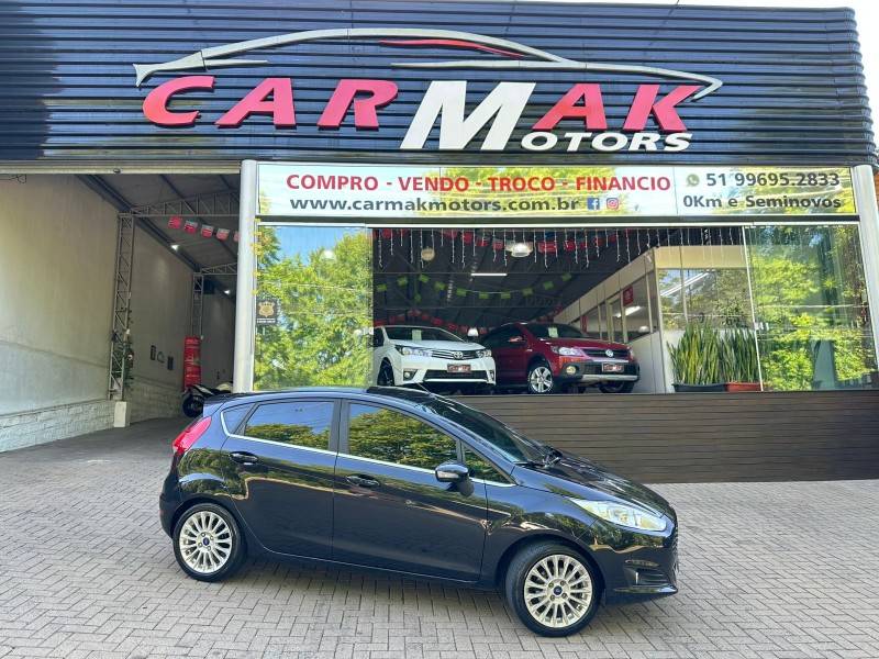 FORD - FIESTA - 2016/2017 - Preta - R$ 59.900,00