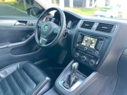 VOLKSWAGEN - JETTA - 2013/2013 - Cinza - R$ 77.900,00
