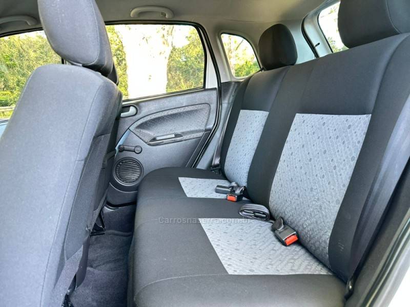 FORD - FIESTA - 2012/2013 - Branca - R$ 36.900,00