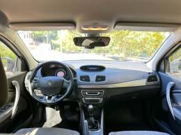 RENAULT - FLUENCE - 2014/2015 - Prata - R$ 41.900,00