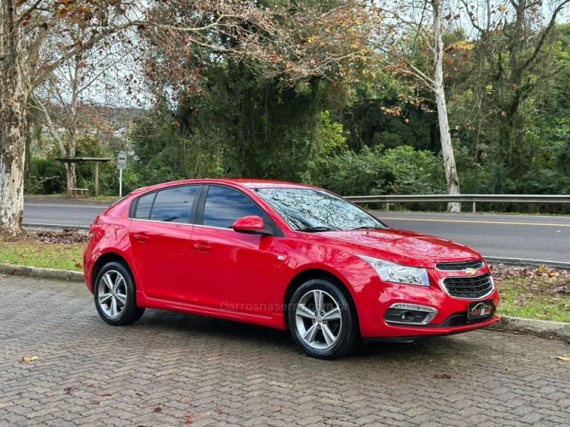 CHEVROLET - CRUZE - 2015/2015 - Vermelha - R$ 69.900,00