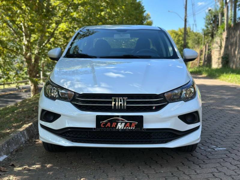 FIAT - CRONOS - 2022/2023 - Branca - R$ 87.900,00