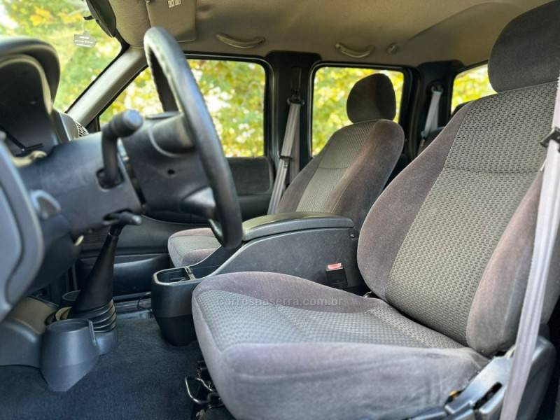 FORD - RANGER - 2010/2011 - Preta - R$ 96.900,00