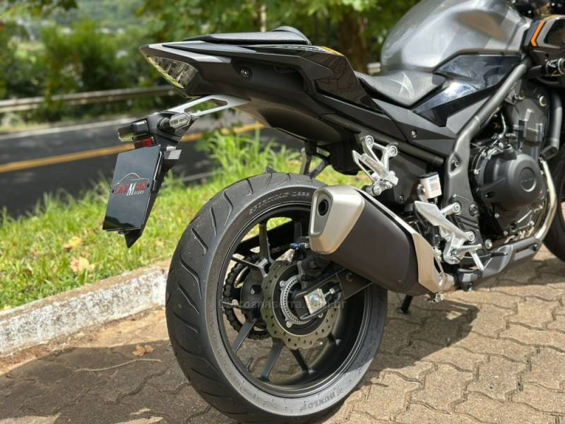 HONDA - CB 500F - 2022/2023 - Cinza - R$ 42.900,00