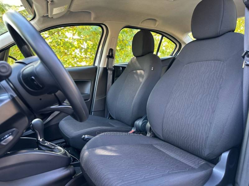 FIAT - CRONOS - 2022/2023 - Branca - R$ 87.900,00