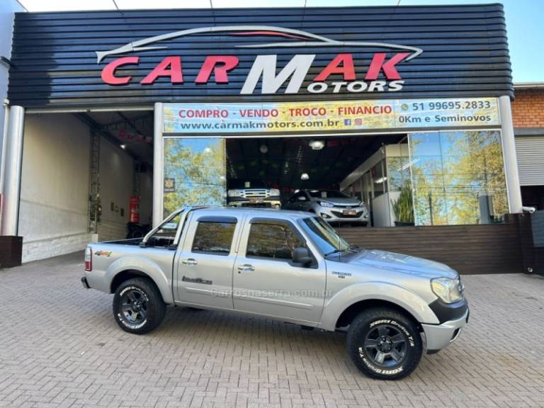 FORD - RANGER - 2010/2011 - Prata - R$ 68.900,00