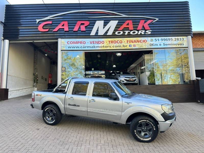 FORD - RANGER - 2010/2011 - Prata - R$ 68.900,00