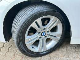 BMW - 320I - 2016/2017 - Branca - R$ 125.900,00