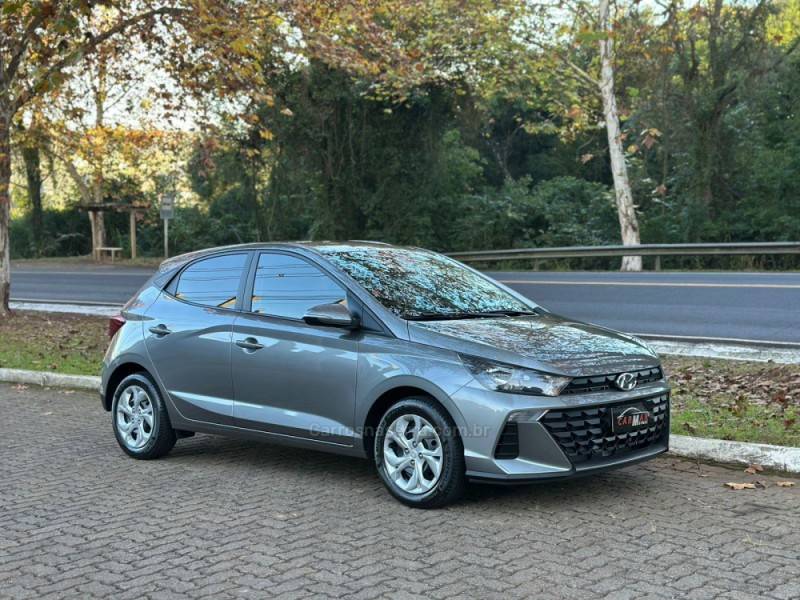 HYUNDAI - HB20 - 2022/2023 - Cinza - R$ 69.900,00