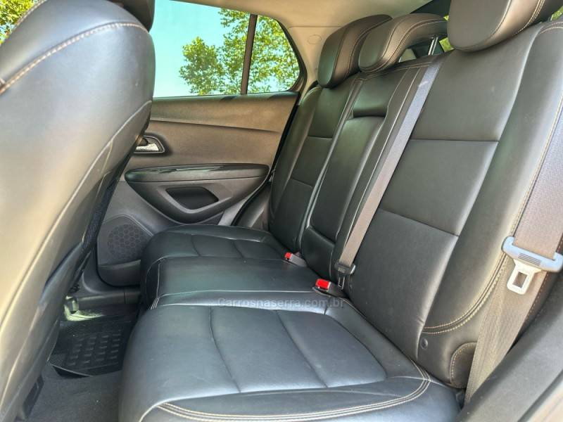 CHEVROLET - TRACKER - 2018/2019 - Branca - R$ 95.900,00