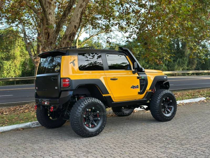 TROLLER - T4 - 2015/2016 - Amarela - R$ 229.900,00
