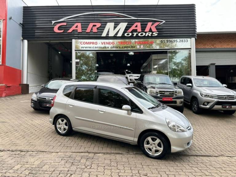 HONDA - FIT - 2007/2008 - Prata - R$ 35.900,00