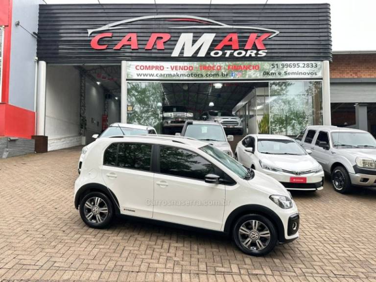 VOLKSWAGEN - UP - 2020/2020 - Branca - R$ 68.900,00