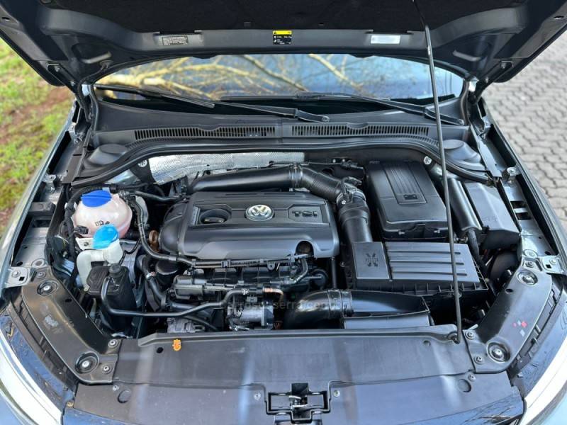 VOLKSWAGEN - JETTA - 2013/2013 - Cinza - R$ 77.900,00