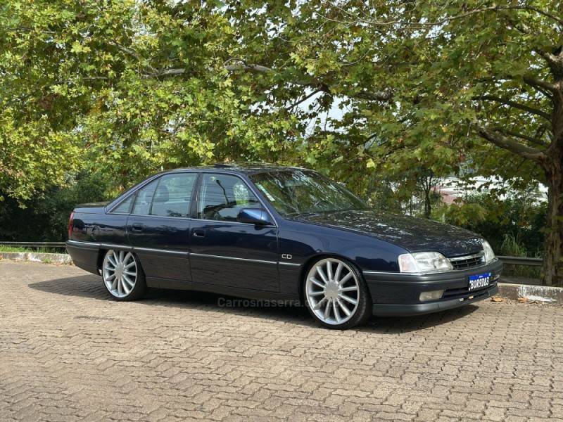 CHEVROLET - OMEGA - 1992/1993 - Azul - R$ 129.900,00