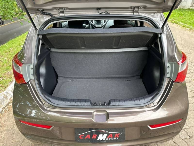 HYUNDAI - HB20 - 2015/2016 - Marrom - R$ 49.900,00