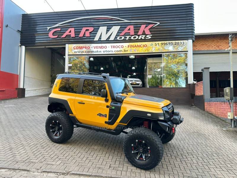 TROLLER - T4 - 2015/2016 - Amarela - R$ 229.900,00